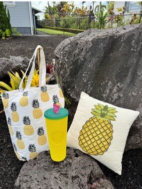 Starbucks Hawaii Collection Pineapple Bundle Tote Bag Pillow & Studded Cold Cup